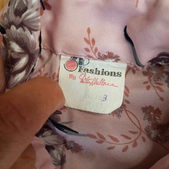 Vintage 70's Floral Button Down Blouse • Sz 11/12 - Picture 9 of 15